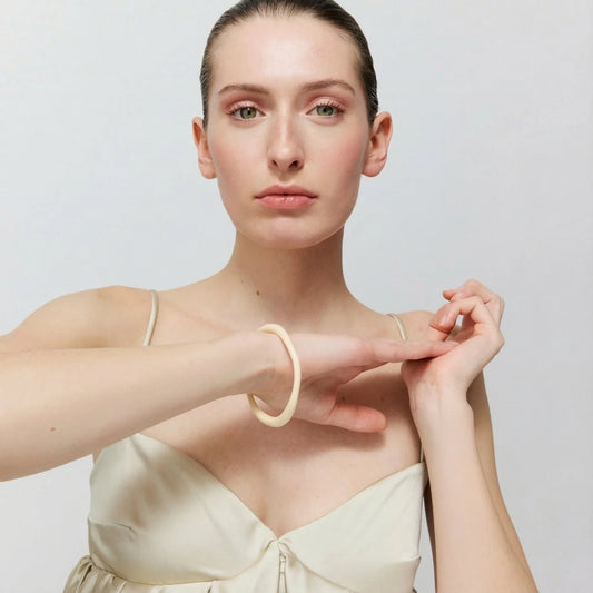 Thin Loop Bangle