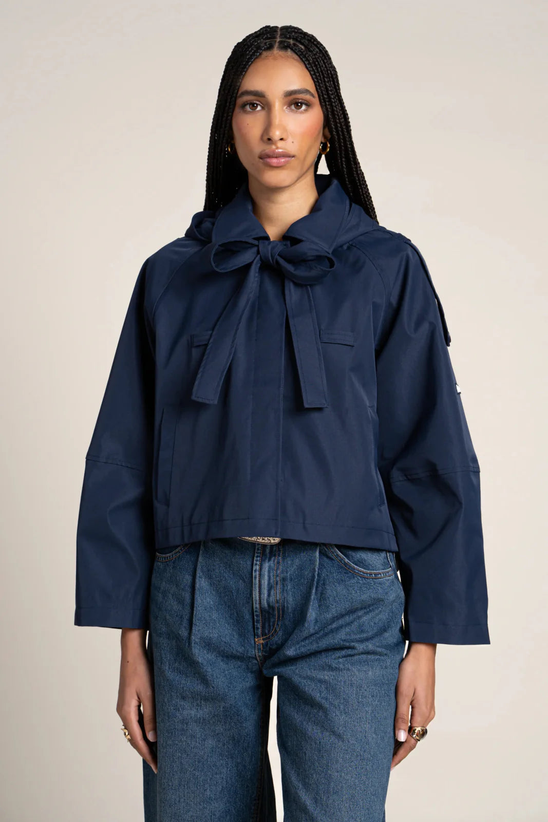 Trench-coat court Tuileries